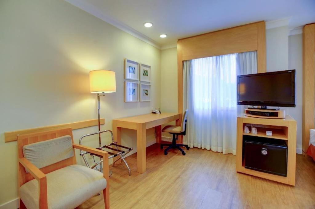 Apartamento Flat De Luxo Com Vista Aeroporto De Congonhas H1812
