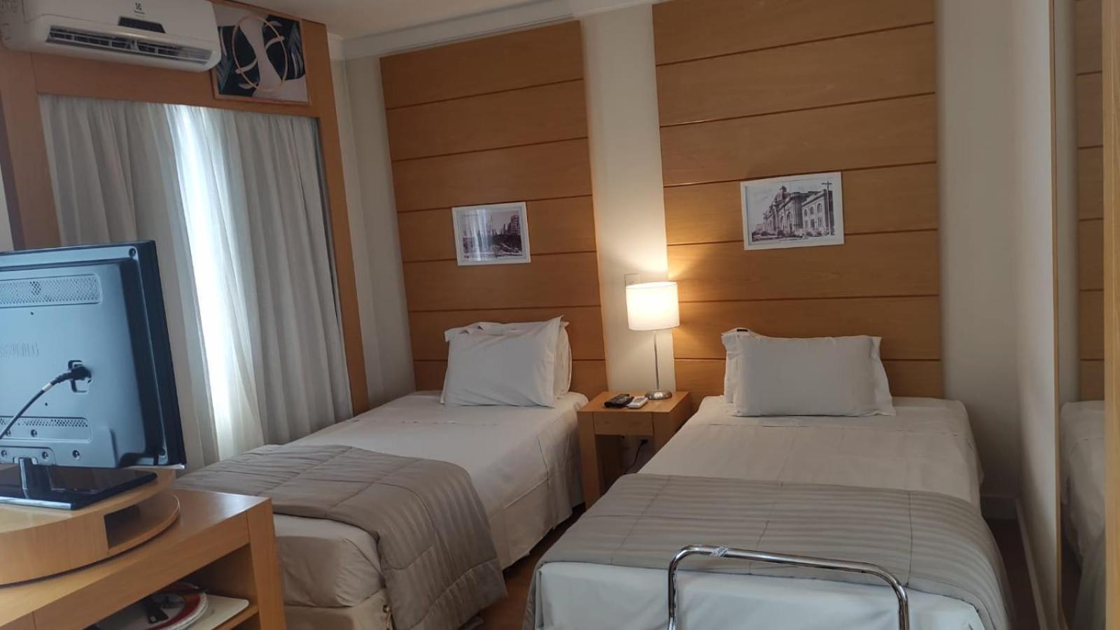 Apartamento Flat De Luxo Com Vista Aeroporto De Congonhas H1812 *